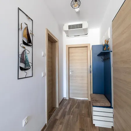 Elinor - B25 Apartment Saints Constantine and Helena